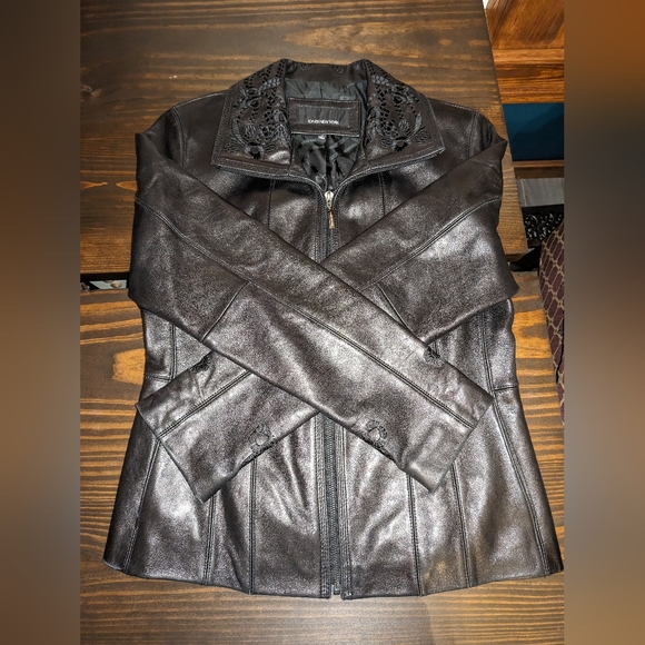 Jones New York Embroidered black leather jacket size medium - Picture 4 of 15